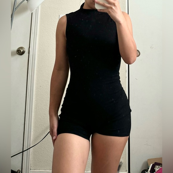 Ribbed black romper - Picture 2 of 3
